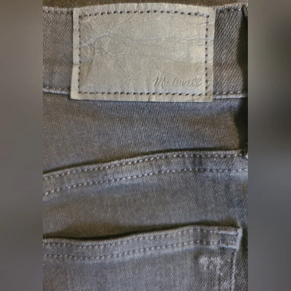 NWOT Madewell Mid-Rise Kick Out Jean - Picture 7 of 10